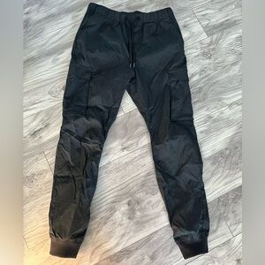 H&M Slim Fit Swooshie Cargo Pants. Size Small.